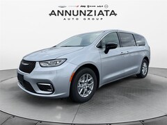 2026 Chrysler Pacifica Select Passenger Van