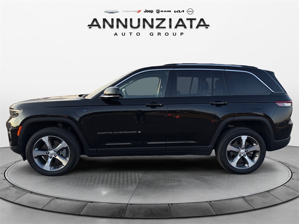 2022 Jeep Grand Cherokee Limited 4xe photo 2