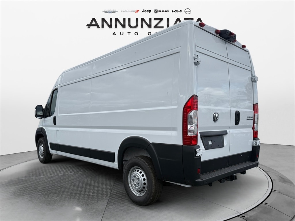 2026 Ram ProMaster 3500 Cargo Van photo 3