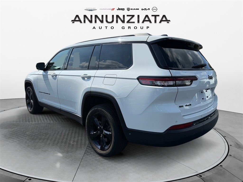 2022 Jeep Grand Cherokee Limited photo 3