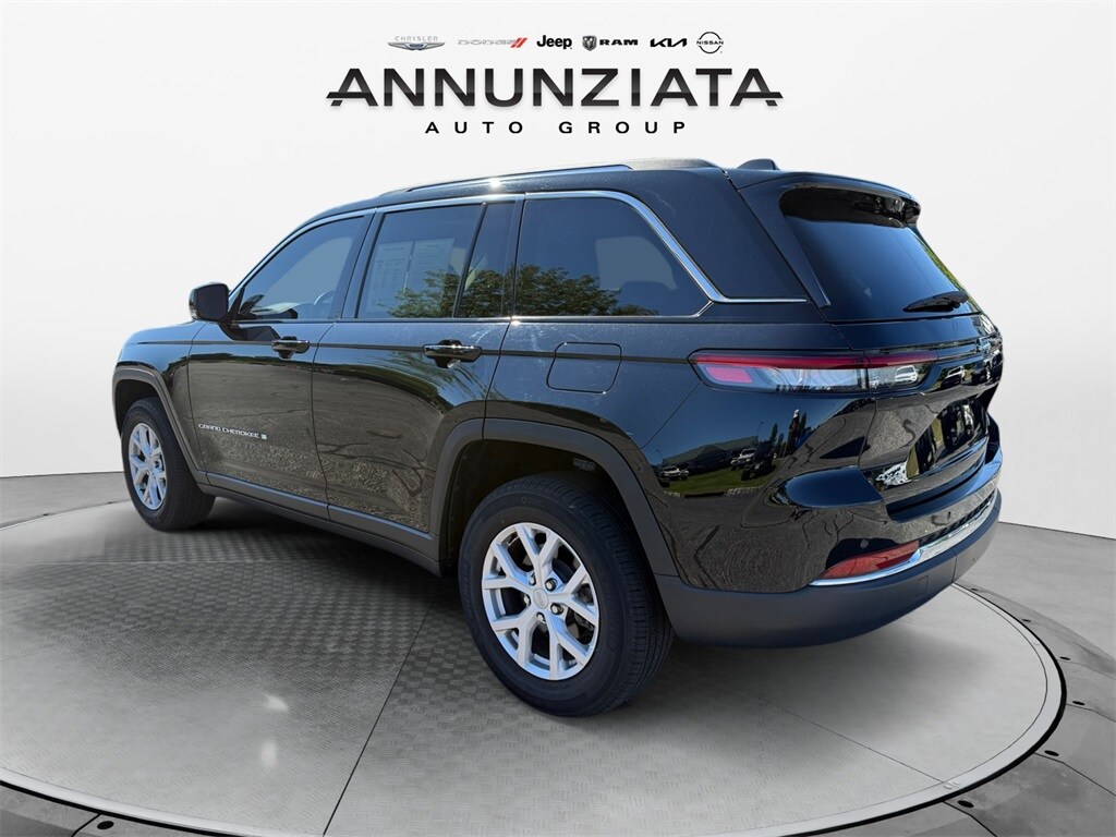 2022 Jeep Grand Cherokee Limited photo 3