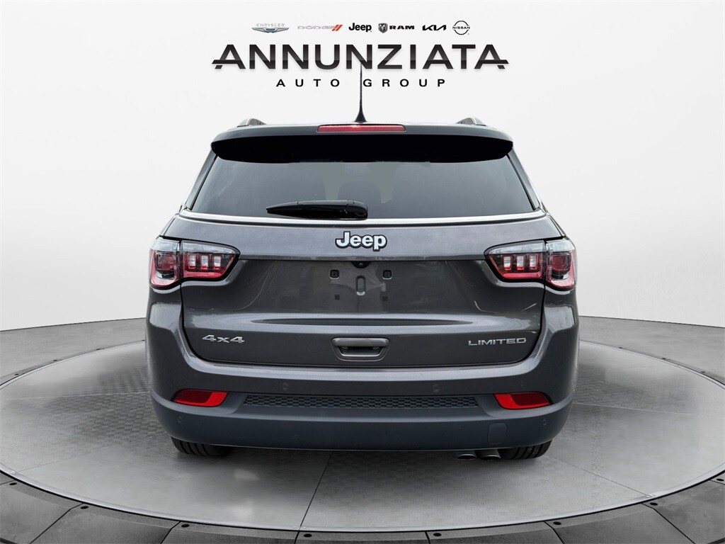 2022 Jeep Compass Limited photo 3