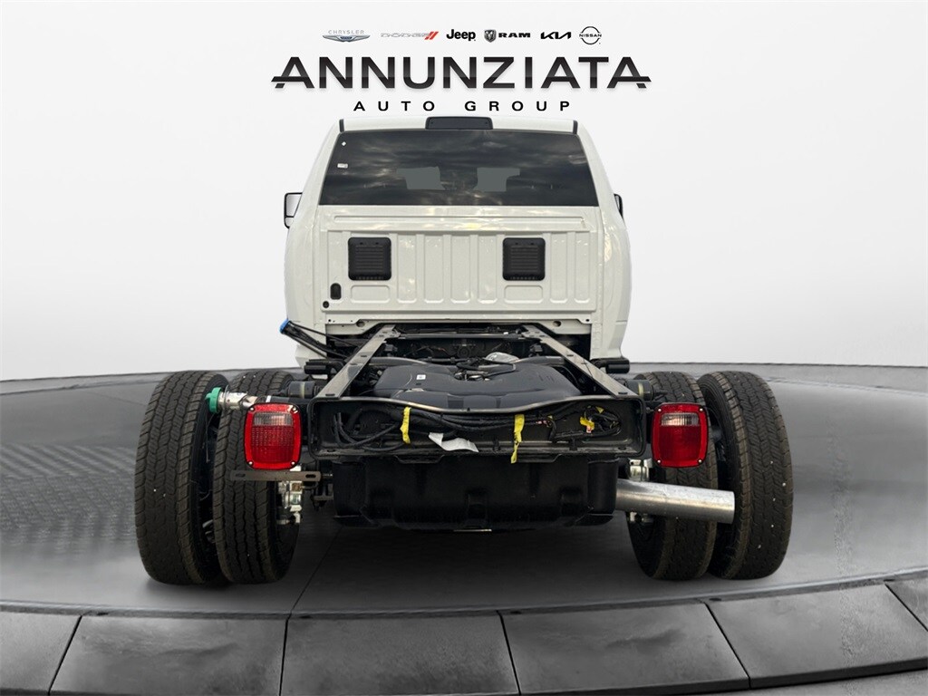 2026 Ram 5500 Tradesman photo 4