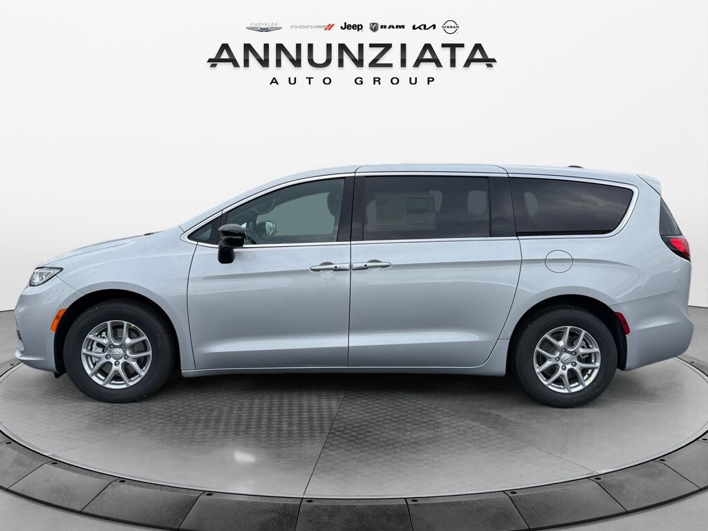 New 2026 Chrysler Pacifica Select Passenger Van