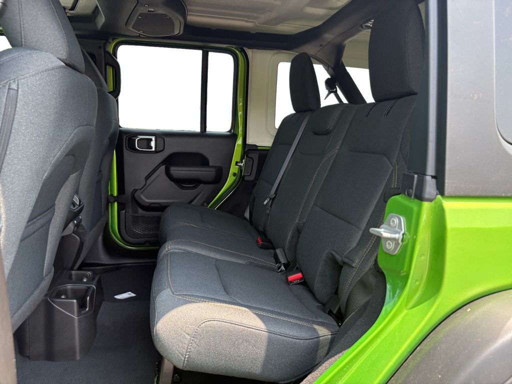 2025 Jeep Wrangler 4-Door Willys - Photo 14