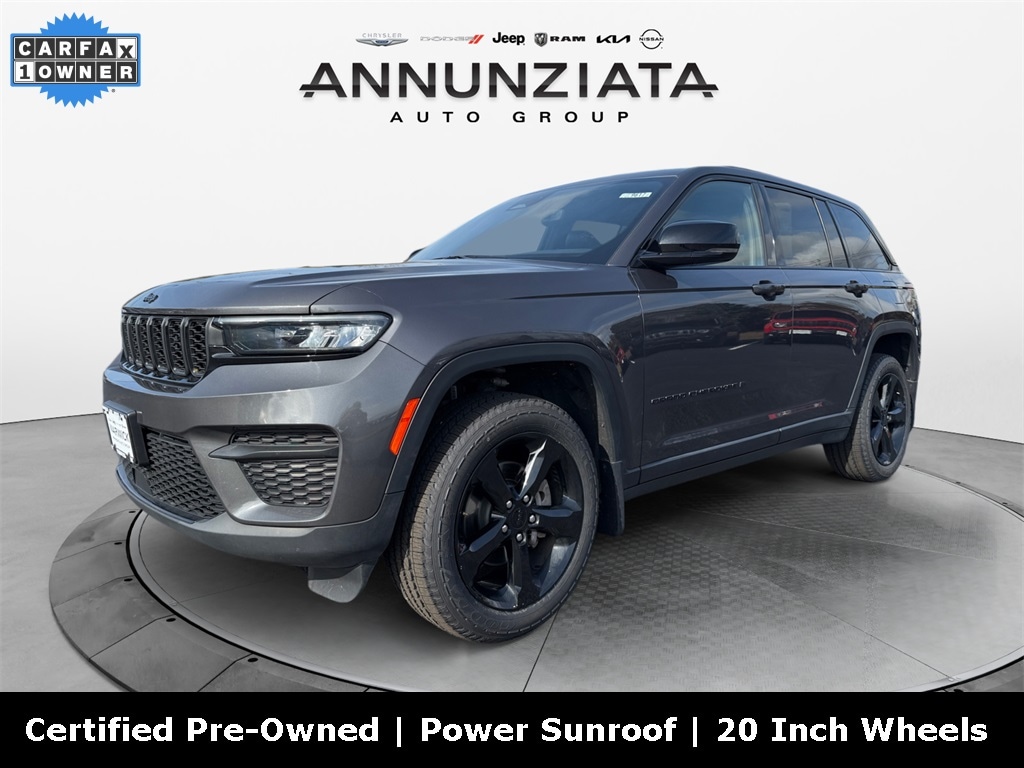 2022 Jeep Grand Cherokee Altitude's photo