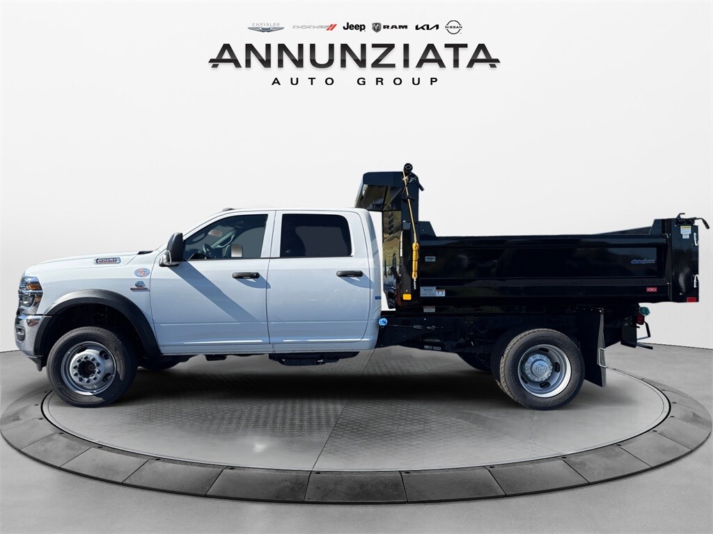 2025 Ram 5500 Tradesman photo 2