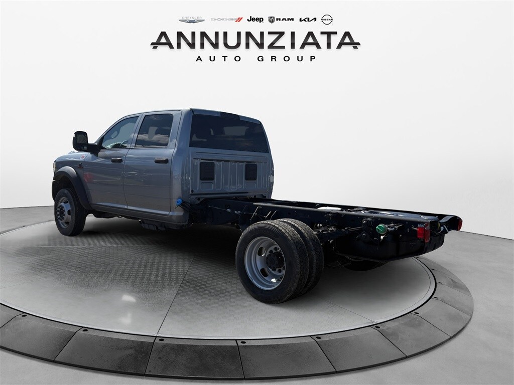 2024 Ram 5500 photo 3