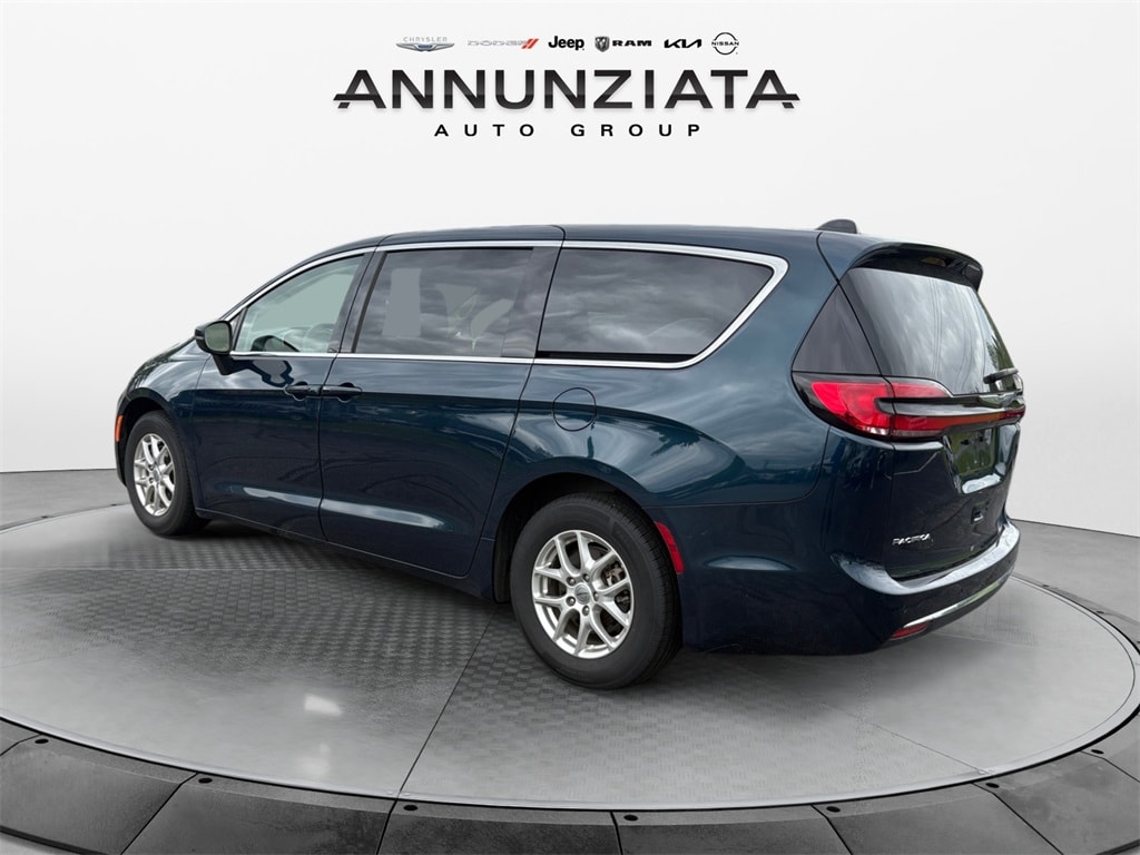Certified 2023 Chrysler Pacifica Touring L Minivan/Van