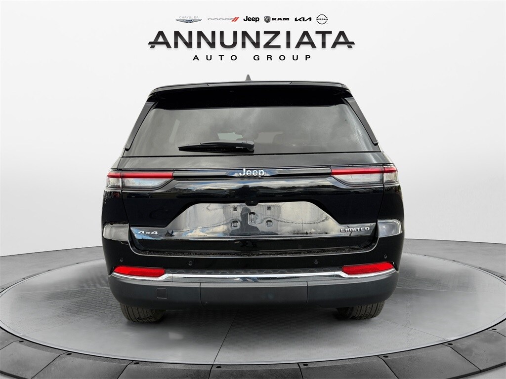 2023 Jeep Grand Cherokee Limited photo 3