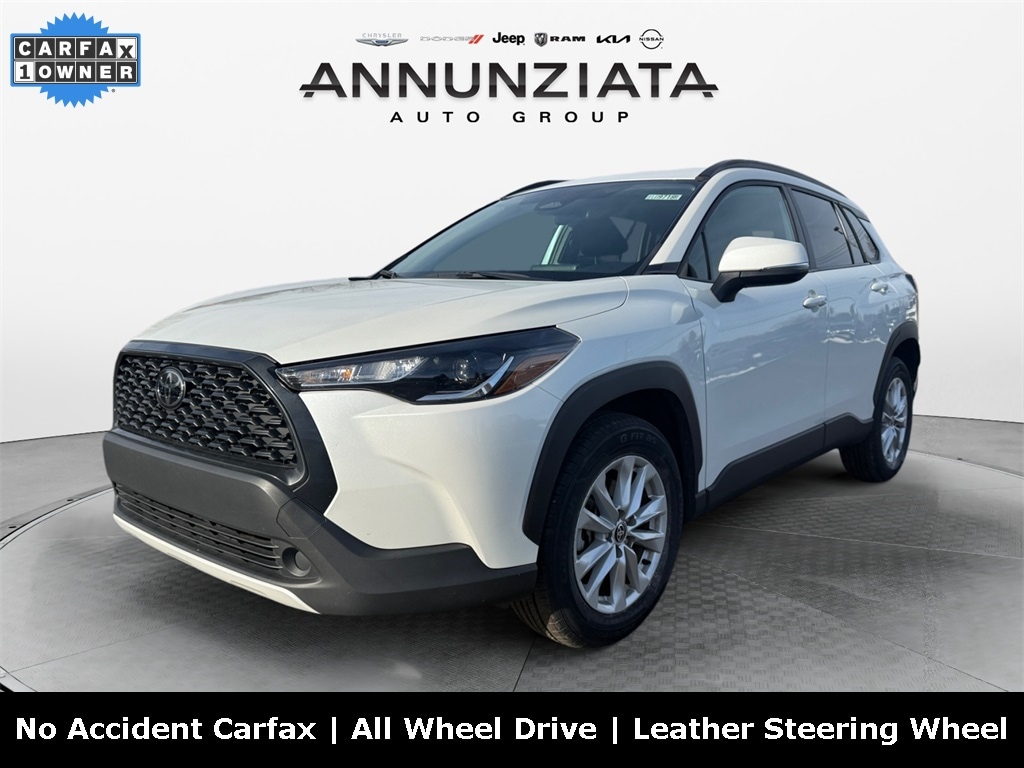 2023 Toyota Corolla Cross LE's photo