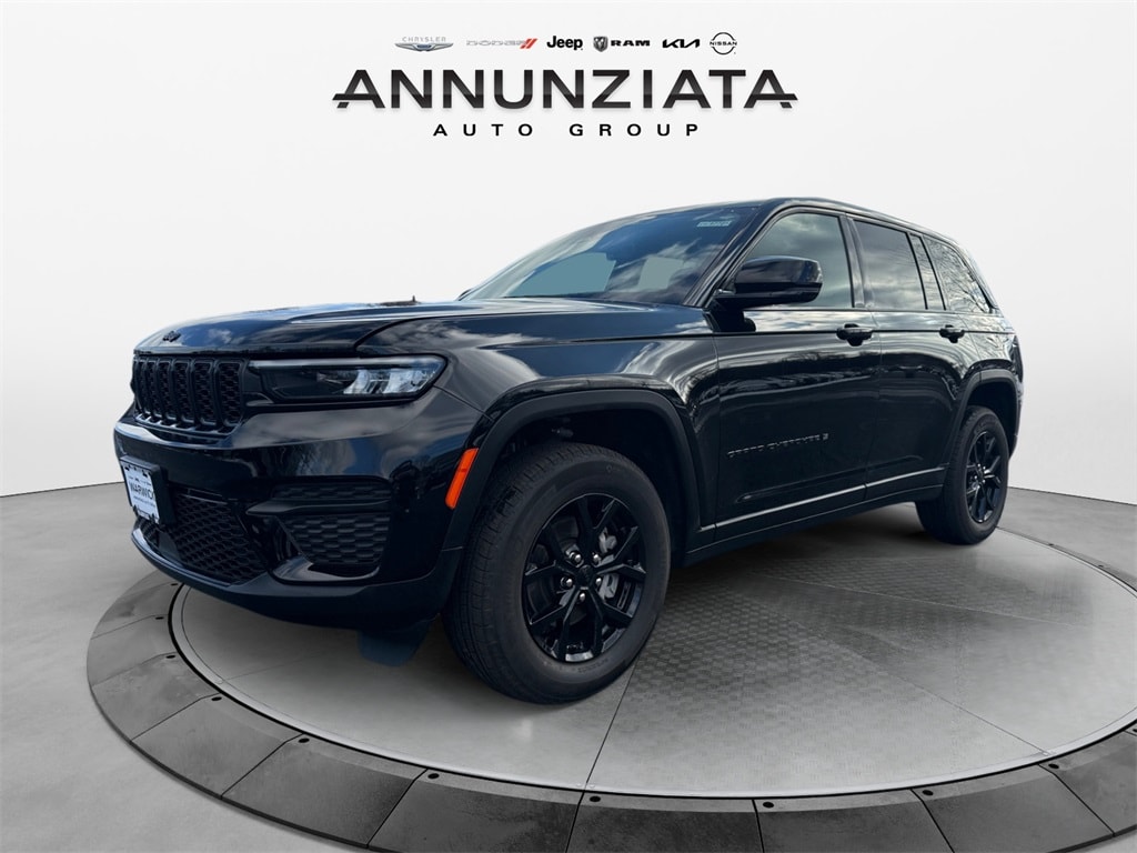 2025 Jeep Grand Cherokee Altitude's photo