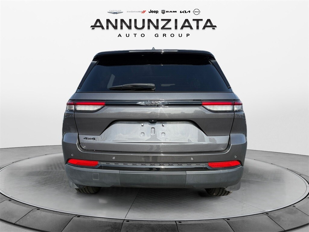 2022 Jeep Grand Cherokee Altitude photo 3