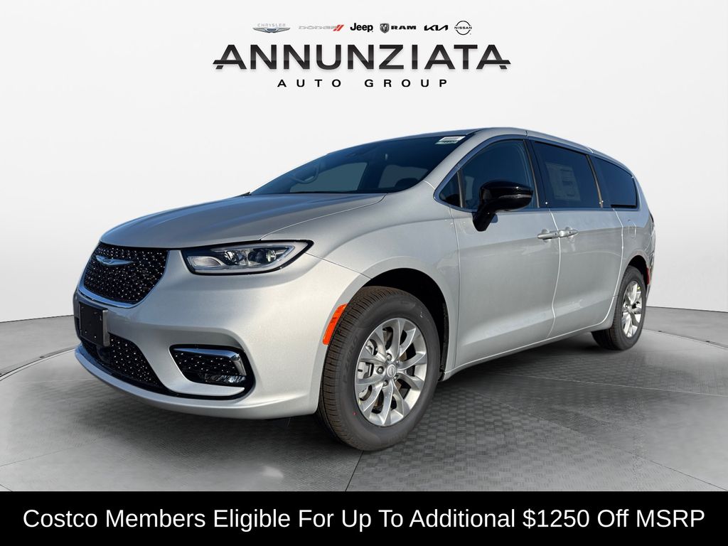 2026 Chrysler Pacifica Limited AWD's photo