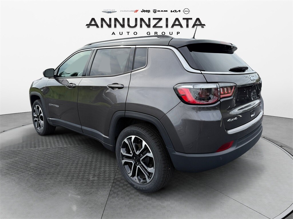 2022 Jeep Compass Limited photo 2