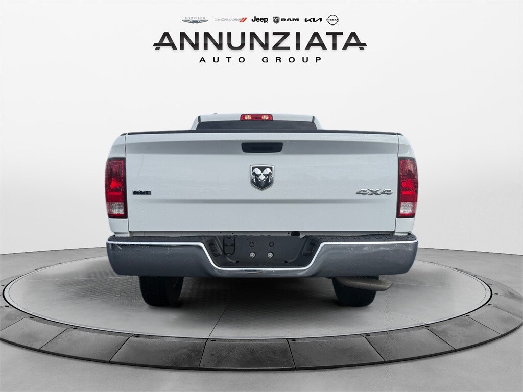 2024 Ram 1500 Classic SLT photo 4