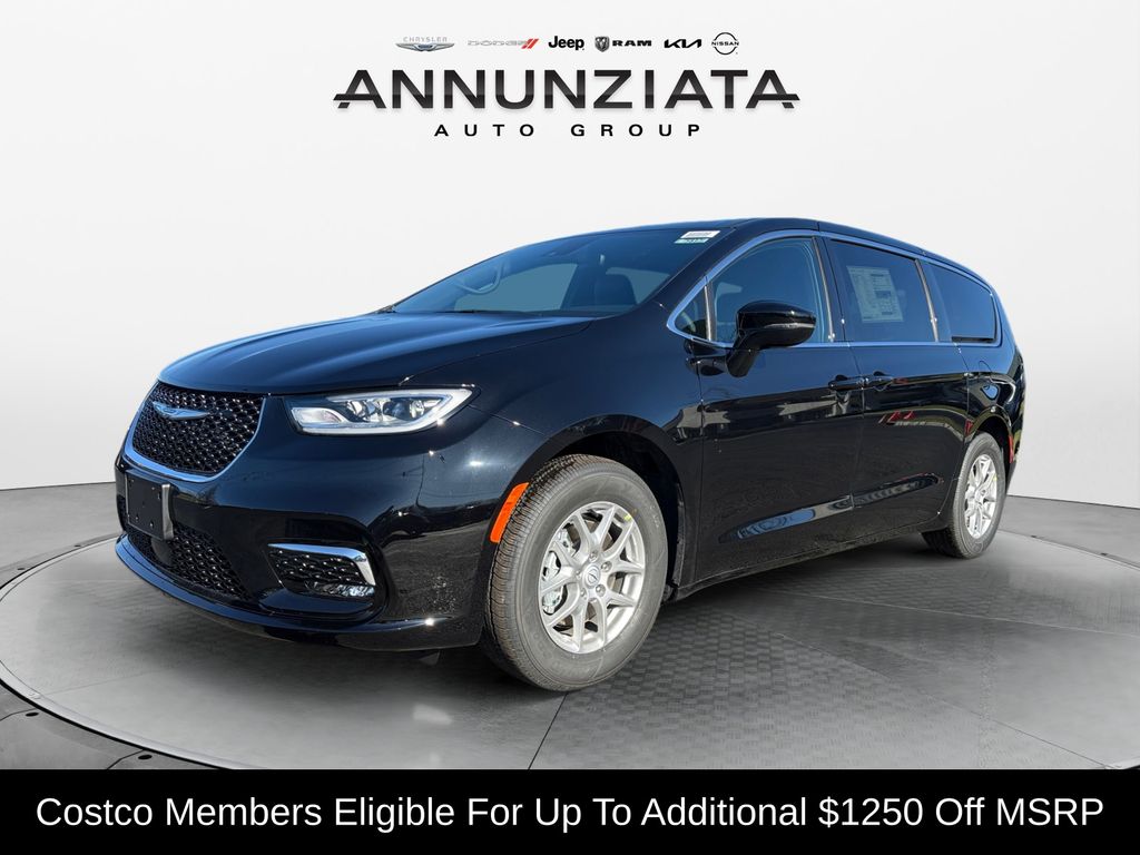 2026 Chrysler Pacifica Select's photo