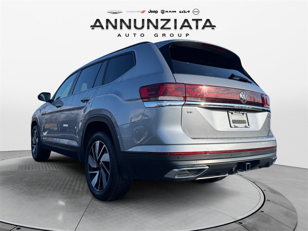 2025 Volkswagen Atlas SE Technology photo 2