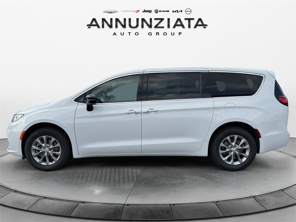 New 2026 Chrysler Pacifica Select Passenger Van