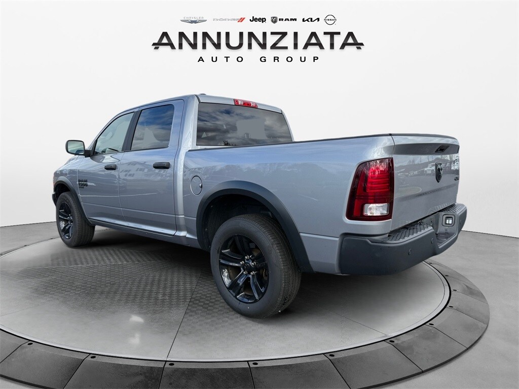 2024 Ram 1500 Classic Warlock photo 3