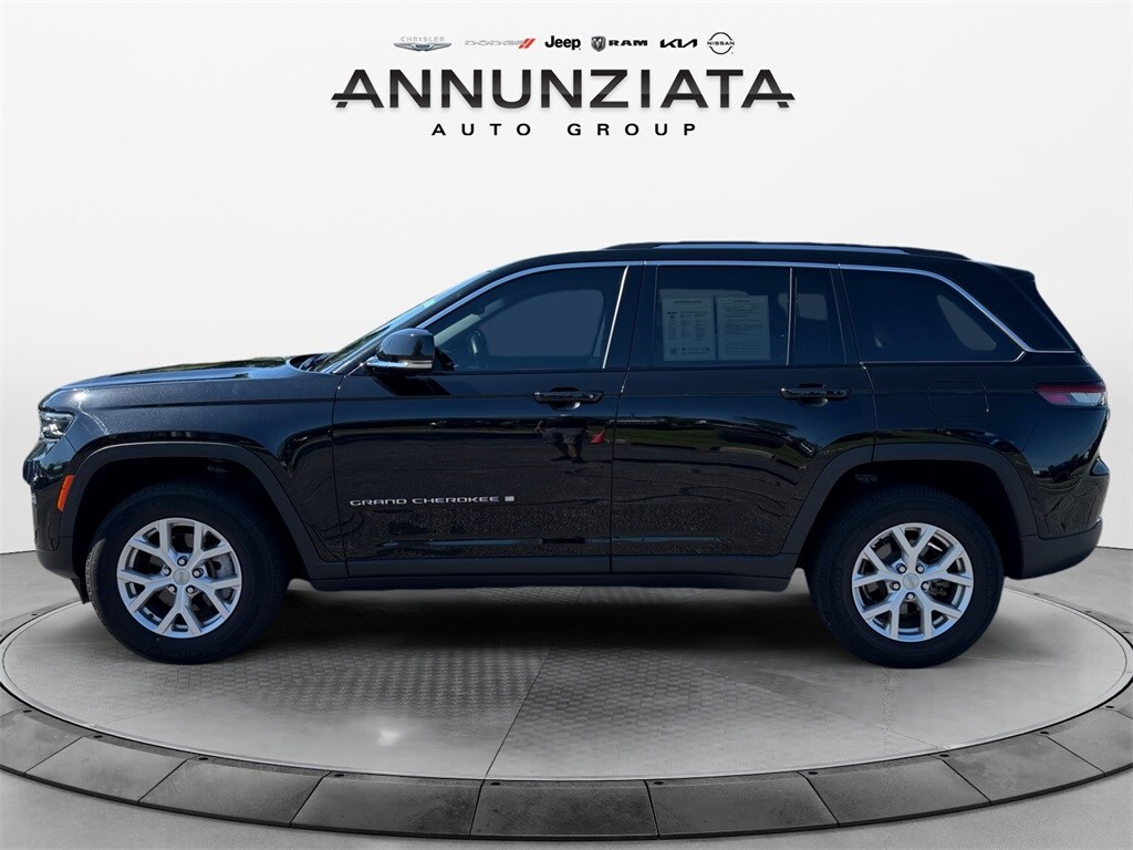 2022 Jeep Grand Cherokee Limited photo 2