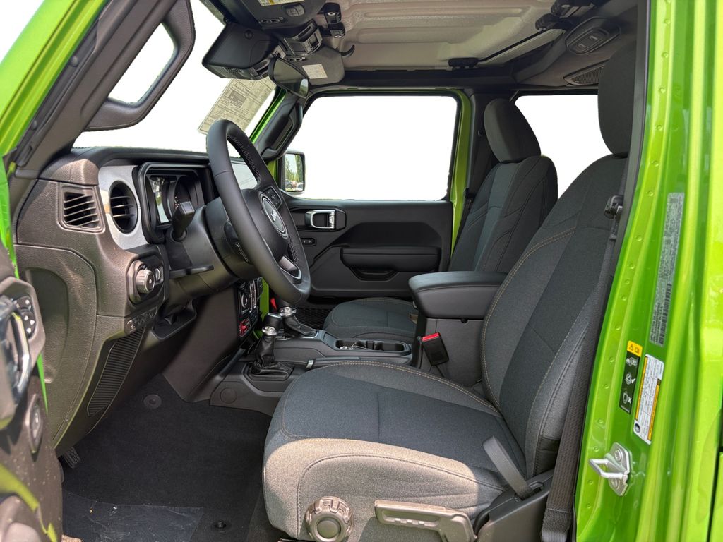 2025 Jeep Wrangler 4-Door Willys - Photo 9