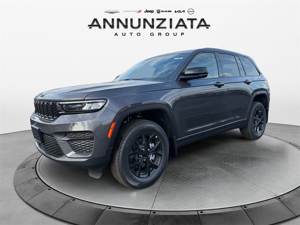 2025 Jeep Grand Cherokee Altitude's photo