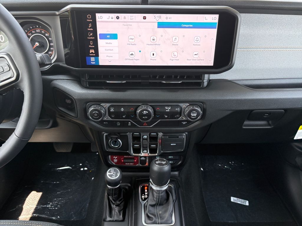 2025 Jeep Wrangler 4-Door Willys - Photo 11