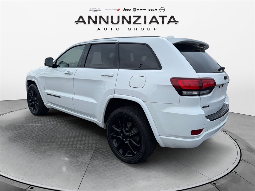 2018 Jeep Grand Cherokee Altitude photo 3