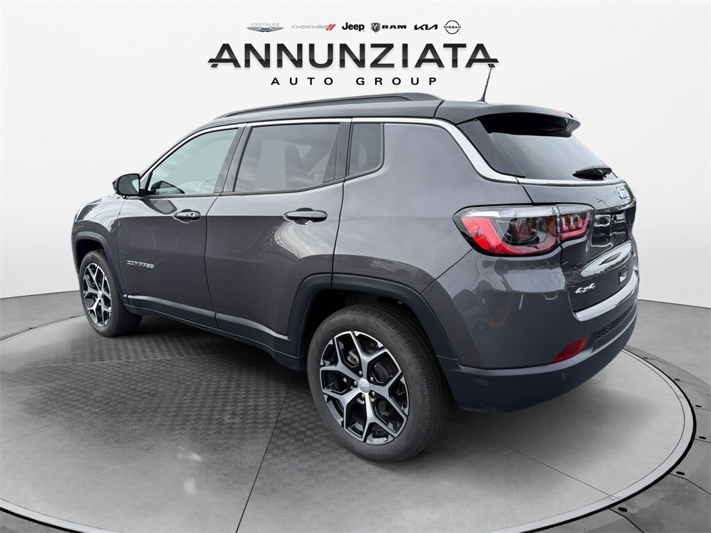 2024 Jeep Compass Limited photo 3
