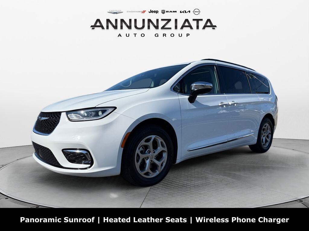 Certified 2023 Chrysler Pacifica Limited Minivan/Van