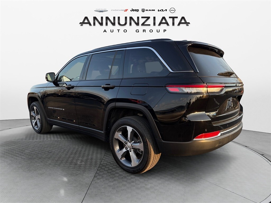 2022 Jeep Grand Cherokee Limited 4xe photo 3