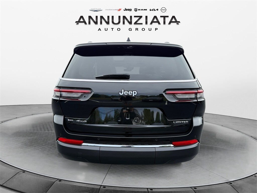 2022 Jeep Grand Cherokee Limited photo 4