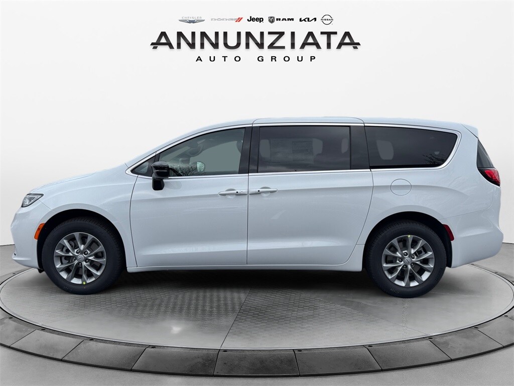 New 2026 Chrysler Pacifica Select Passenger Van