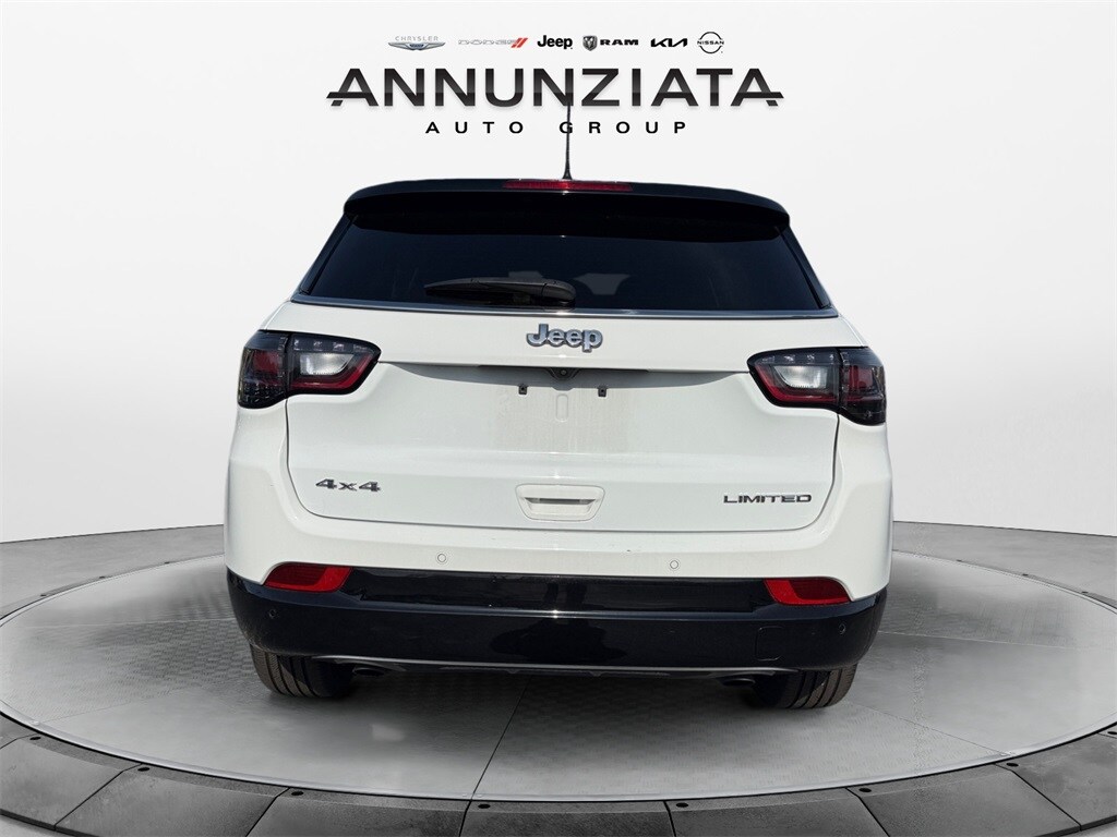 2023 Jeep Compass Limited photo 4