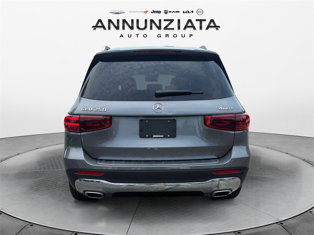 2024 Mercedes Benz GLB 250 4MATIC photo 4