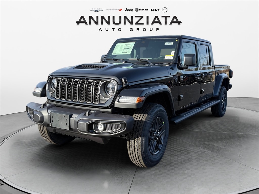 2026 Jeep Gladiator Sport S's photo