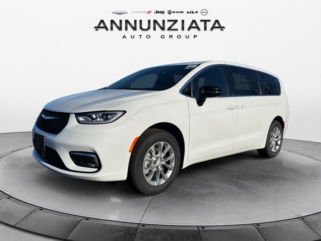 2026 Chrysler Pacifica Select AWD's photo