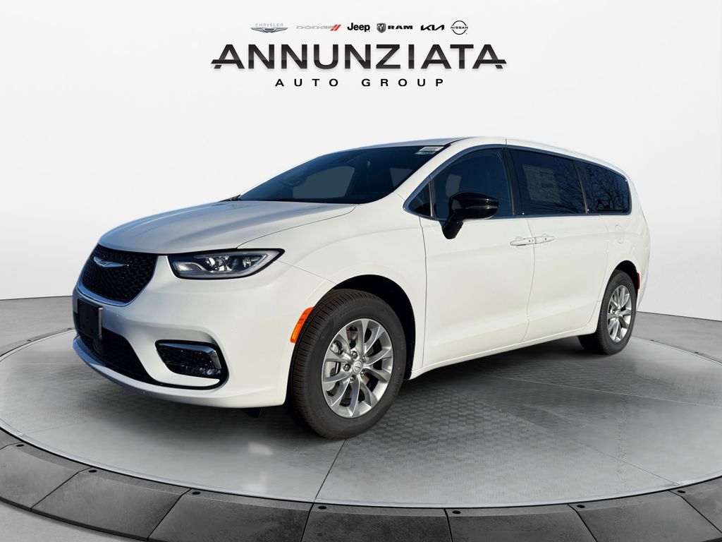 2026 Chrysler Pacifica Select AWD's photo