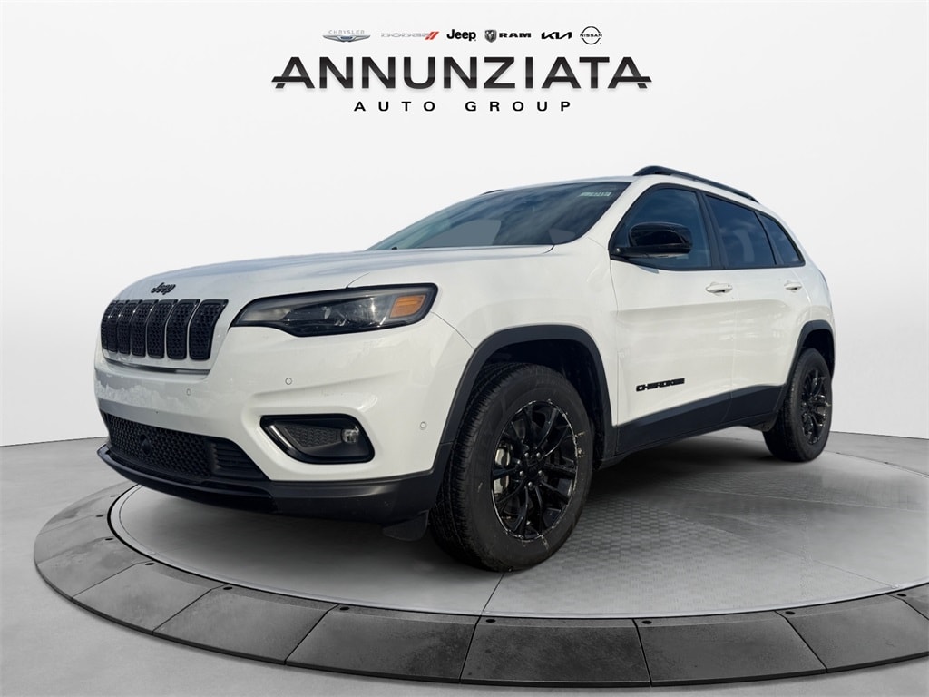 2023 Jeep Cherokee Altitude Lux's photo