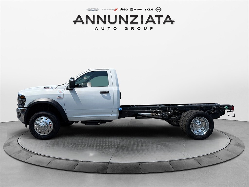 2025 Ram 5500 photo 2