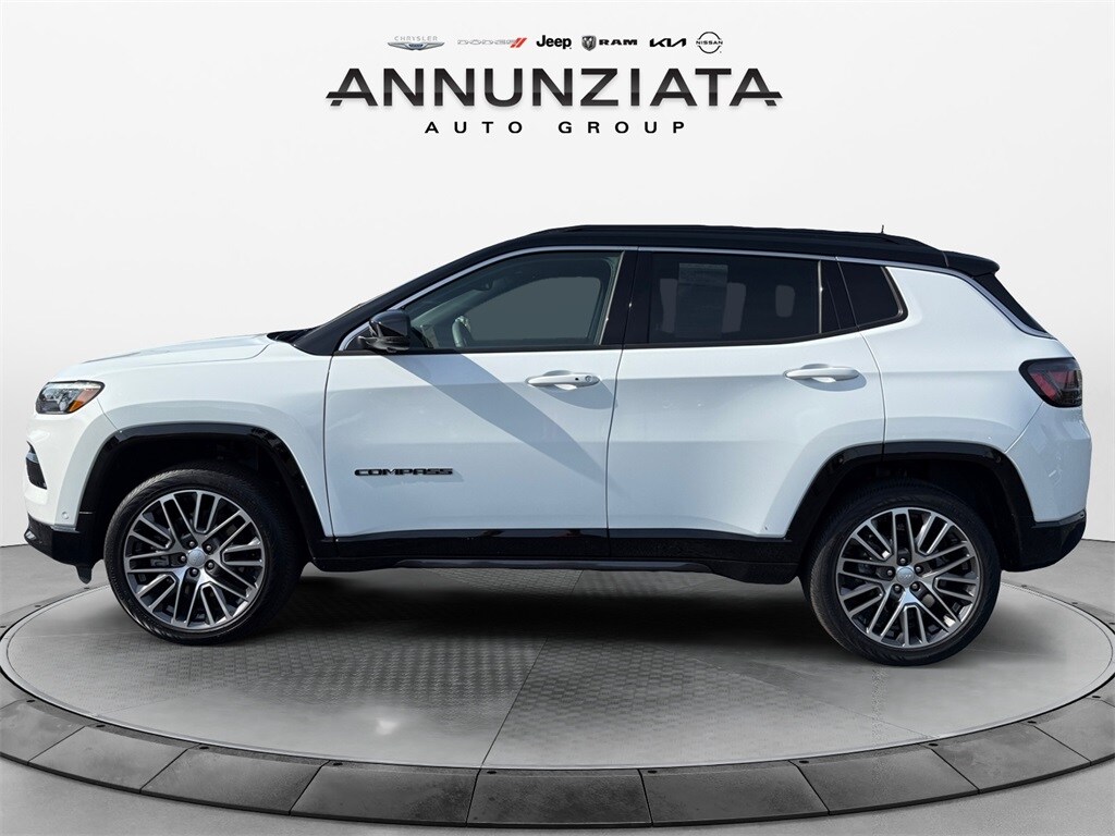 2023 Jeep Compass Limited photo 2
