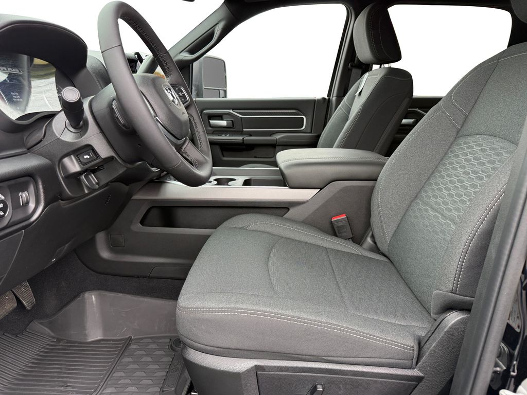 2026 RAM 2500 Big Horn - Photo 9
