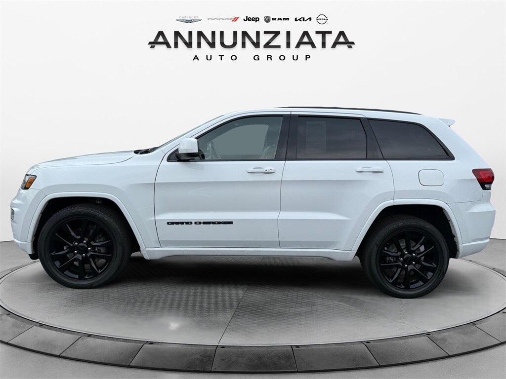 2018 Jeep Grand Cherokee Altitude photo 2