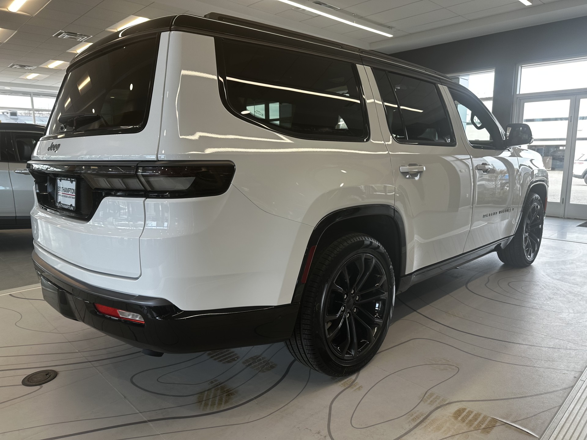 2026 Jeep Grand Wagoneer Summit Obsidian - Photo 2
