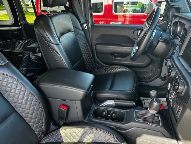 2022 Jeep Wrangler Unlimited Sahara photo 3