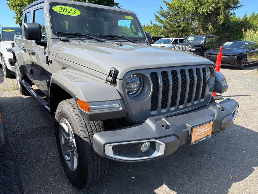 Used 2023 Jeep Gladiator Sport S Truck