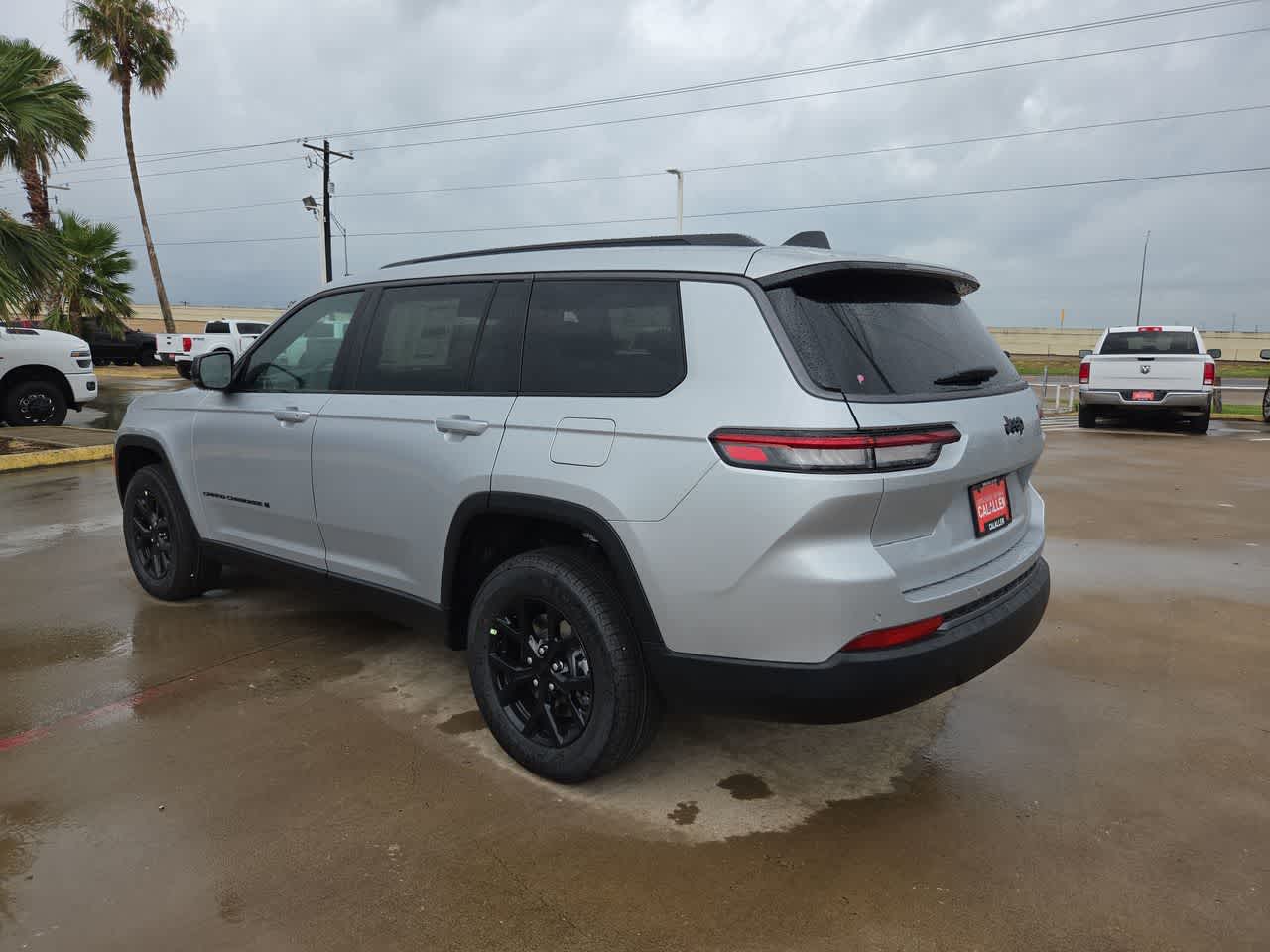 Thumbnail: 2026 Jeep Grand Cherokee - 12