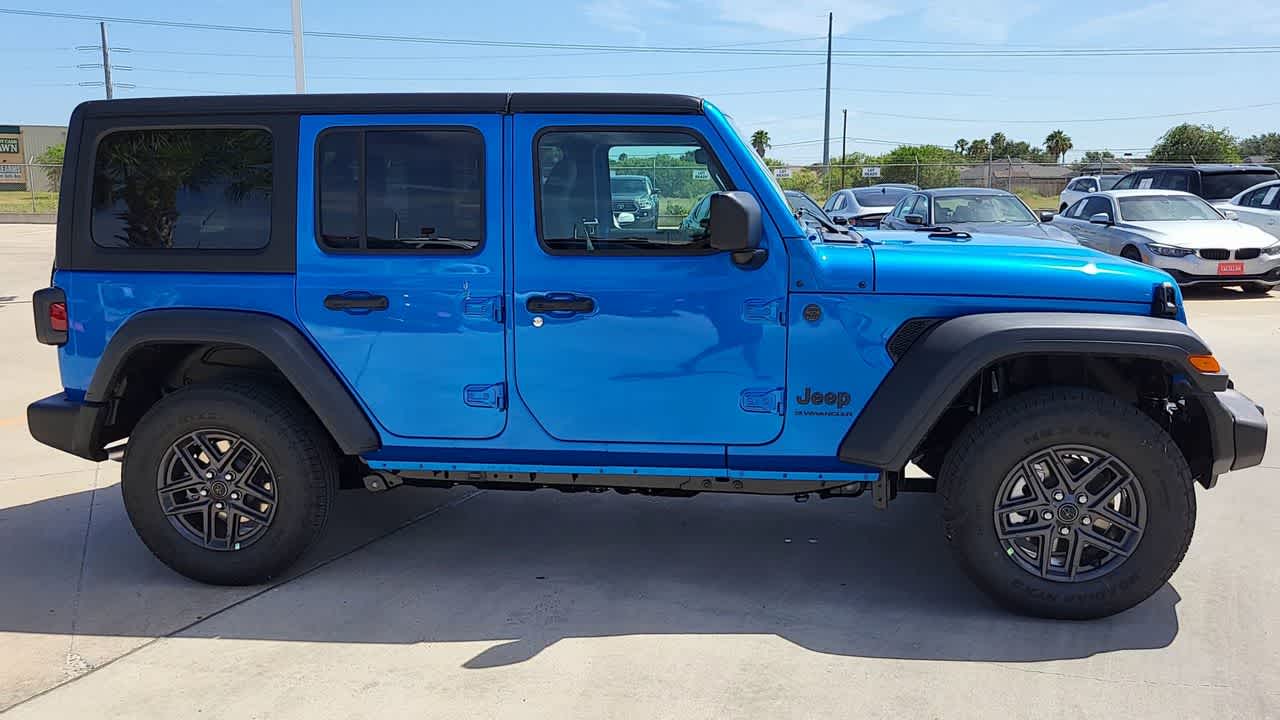 Thumbnail: 2025 Jeep Wrangler - 9