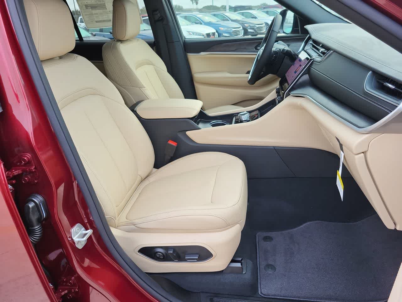 Thumbnail: 2025 Jeep Grand Cherokee - 22